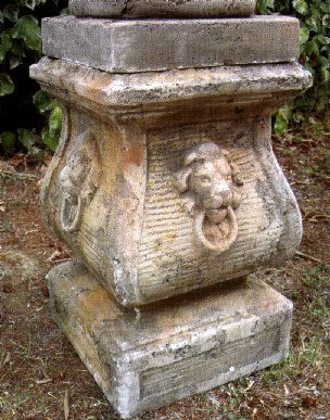 COLONNE Pilastri cancello Facce di leone BM396
